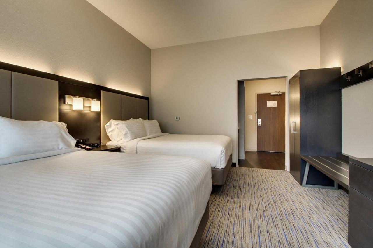 Holiday Inn Express & Suites Charleston Ne Mt Pleasant Us17 By Ihg Mount Pleasant Exterior photo