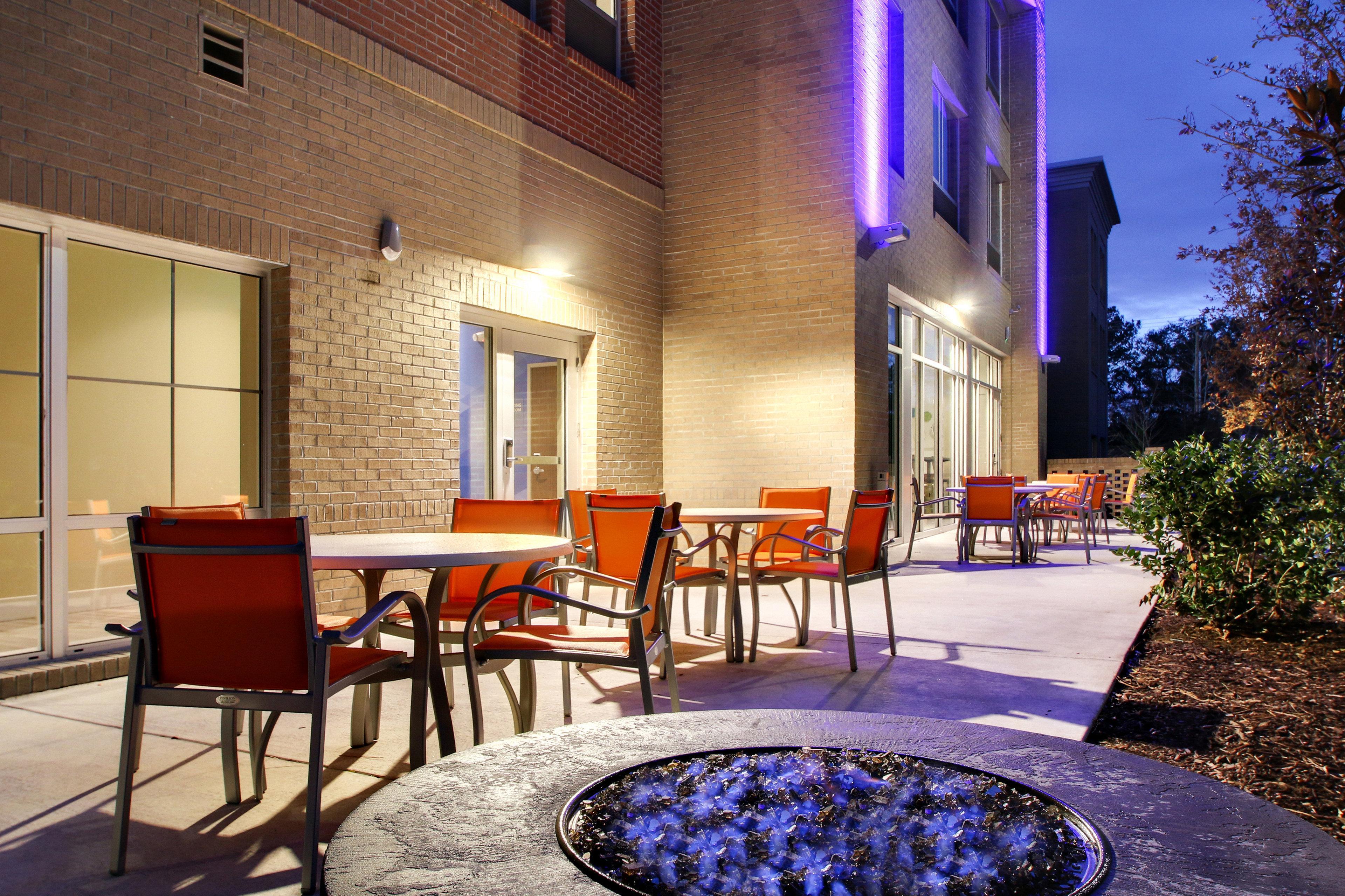 Holiday Inn Express & Suites Charleston Ne Mt Pleasant Us17 By Ihg Mount Pleasant Exterior photo