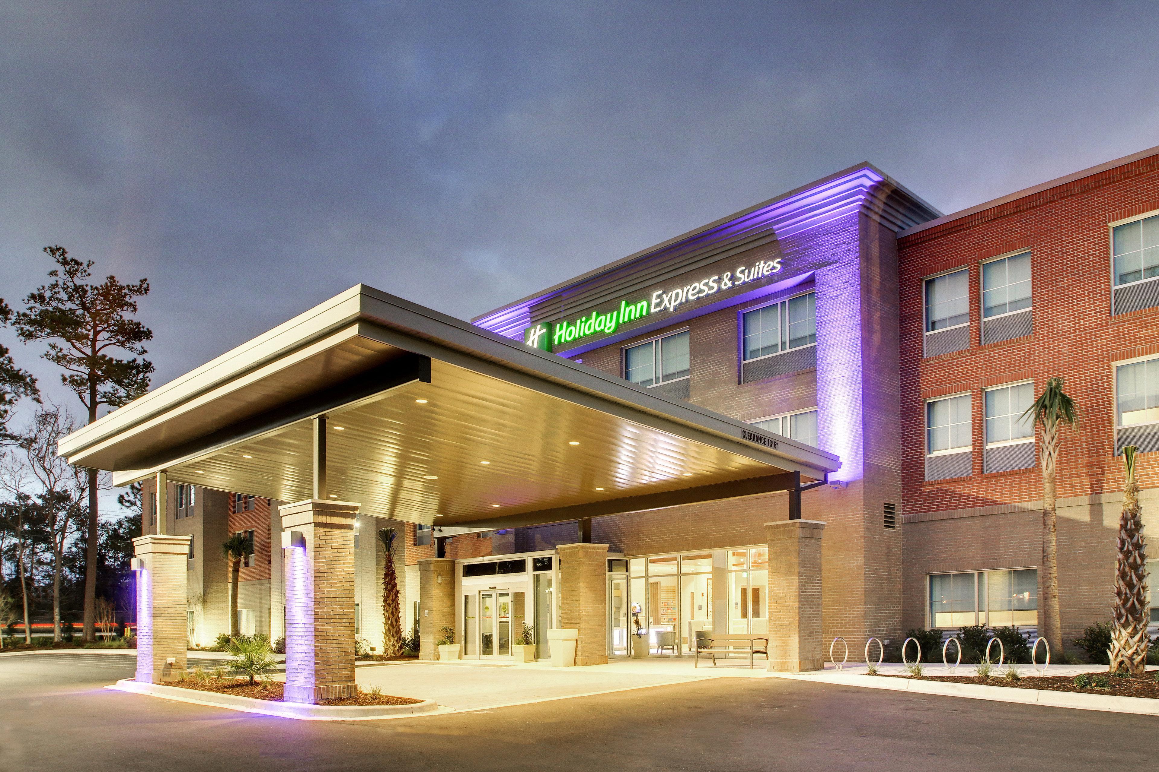 Holiday Inn Express & Suites Charleston Ne Mt Pleasant Us17 By Ihg Mount Pleasant Exterior photo